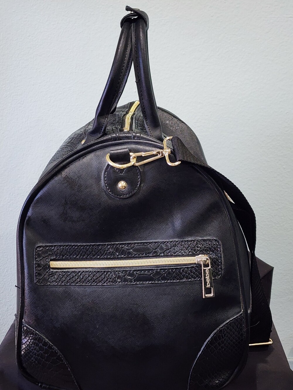 Bebe | Ellisa 22" Weekend Travel Duffel Bag | Black & Gold Faux Snakeskin - Picture 5 of 11